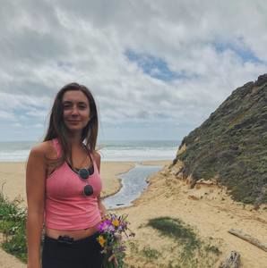 Meet your Posher, Iris